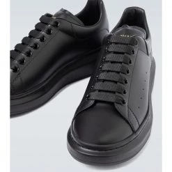Alexander McQueen Oversized Sneakers Black 9 Alexander McQueen Oversized Sneakers Black -herresko-sneakers Salg unnamed file 1374