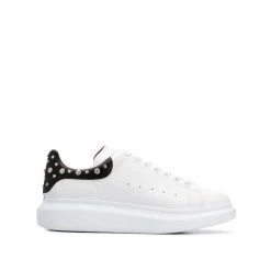Alexander McQueen Studded Oversized Sole Sneakers White -herresko-sneakers Salg unnamed file 3062